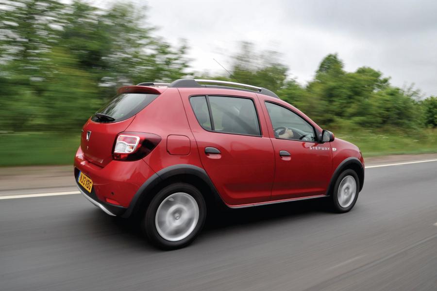  Dacia Sandero Stepway 2013 года  (UK) (фото 14 из 37)